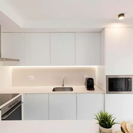 Sky I By Bevalle Apartment